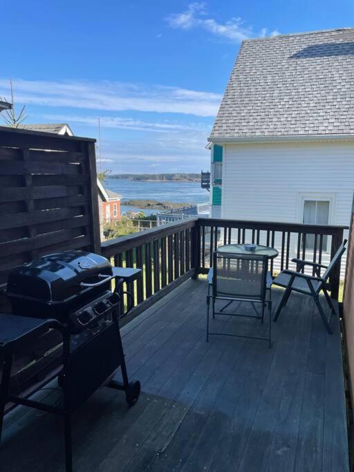 Updated Historic Water St 2 Bdr, 2 Bath Apartment. Eastport Exterior photo